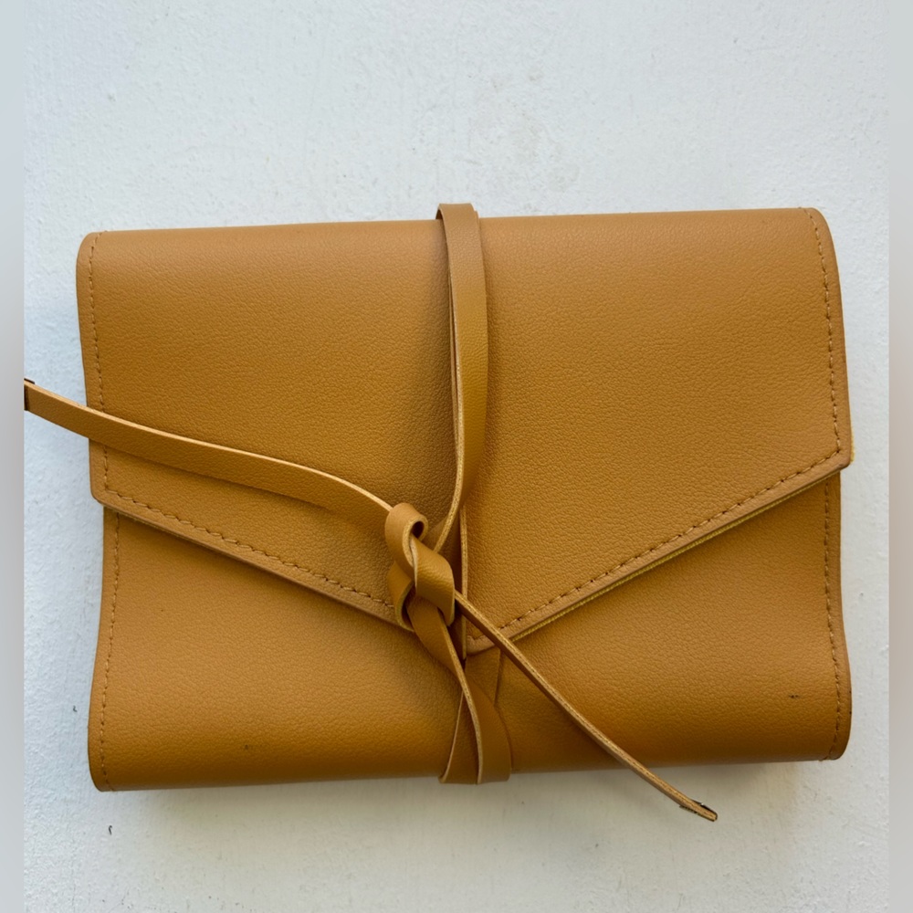 Glass Ladder & Co. Katherine Tech organizer roll vegan leather honey NWT